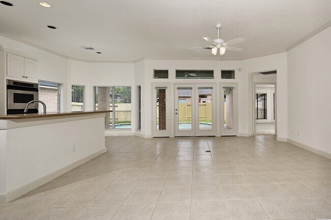 Building Photo - 15 Rockledge Dr