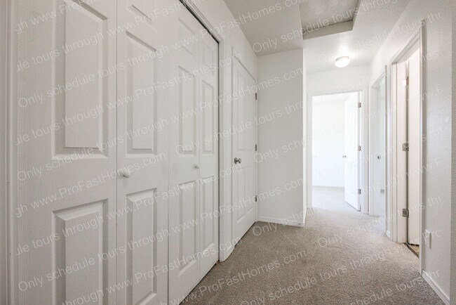Building Photo - 218 NW Connell Ave