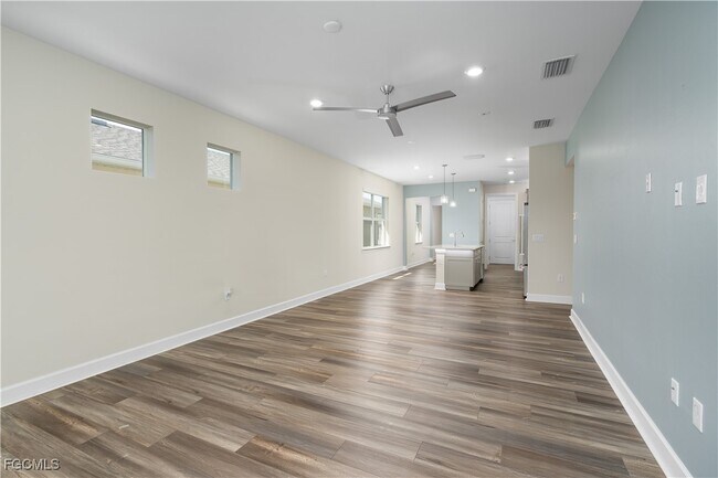 Building Photo - 42186 Edgewater Dr