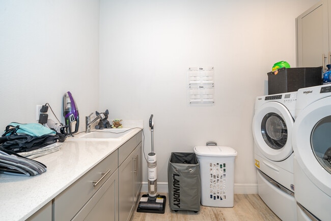 Building Photo - 10364 Shive Island Ct