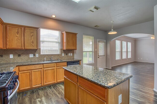 Building Photo - 25127 Florina Ranch Dr