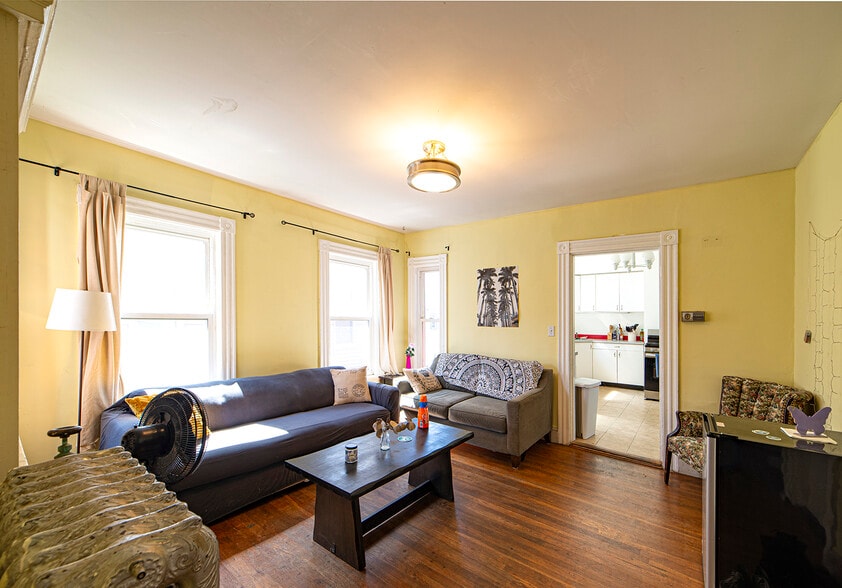 Building Photo - 39 Gorham St