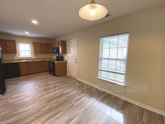 Building Photo - 136 Mcgrady Dr