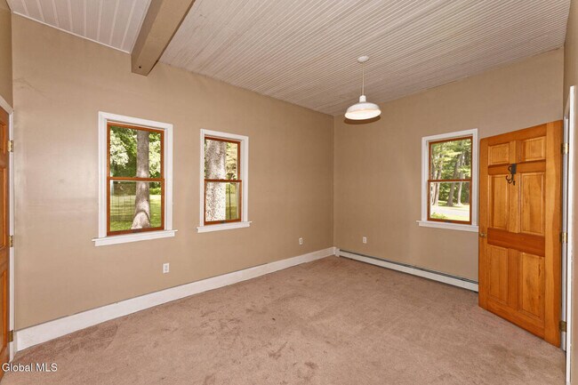 Building Photo - 1412 River Rd