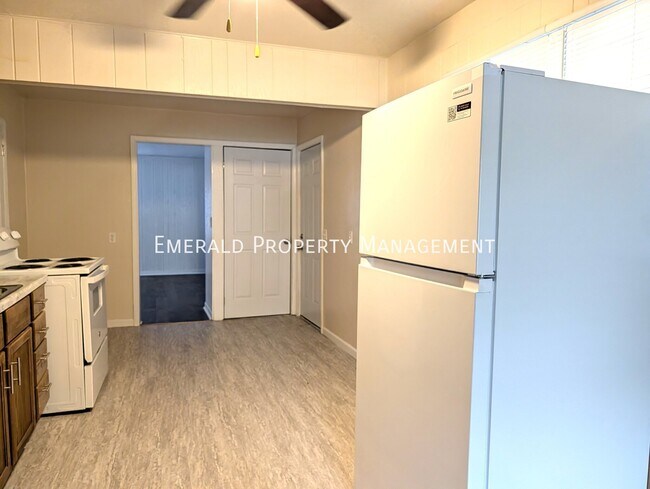 Building Photo - 2720 Prial Ave