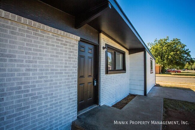 Building Photo - 2725 63rd St