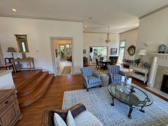 Building Photo - 4bd/4ba Kirkland House