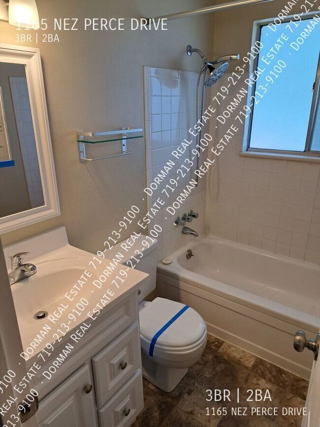 Building Photo - $500 OFF the first month of rent! Nice 3 b...