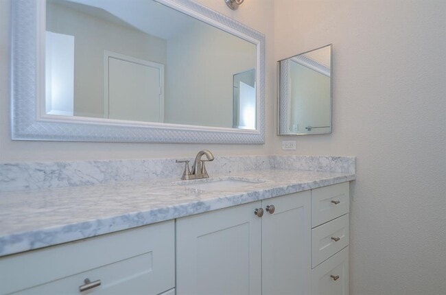 Building Photo - 12550 Whittington Dr