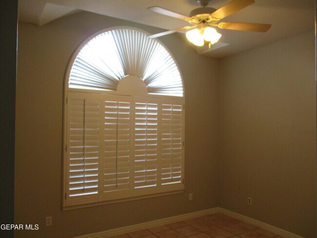 Building Photo - 2030 Paseo Del Prado Dr