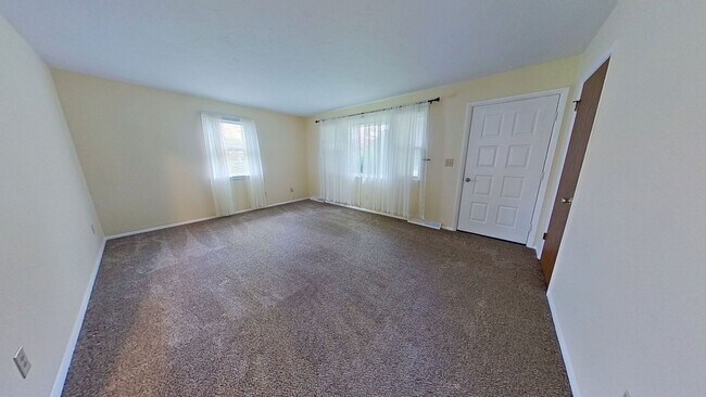 Building Photo - Semi-Detached 2 Bedroom Townhome