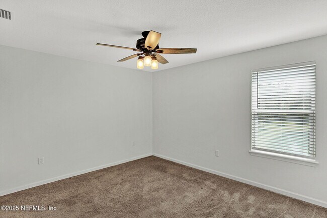 Building Photo - 92 Silver Fern Dr