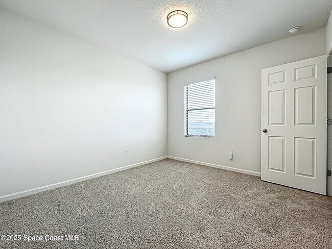 Building Photo - 870 Remington Green Dr SE