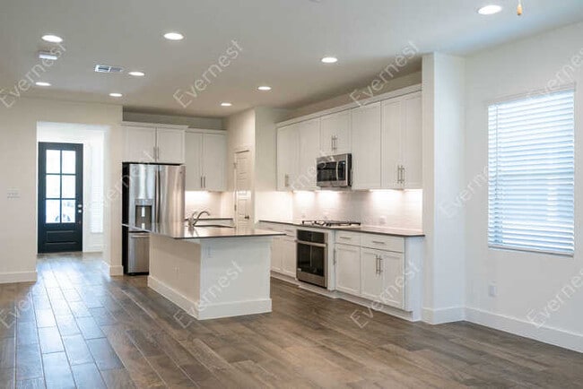 Building Photo - 2312 Ringstaff Rd