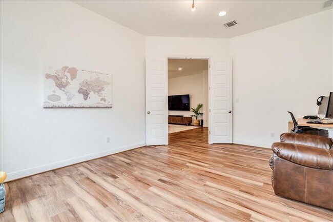 Building Photo - 276 Double L Dr