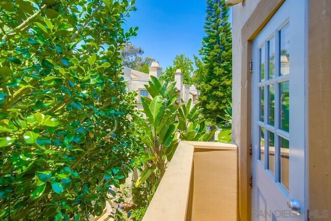 Building Photo - 3268 Via Marin