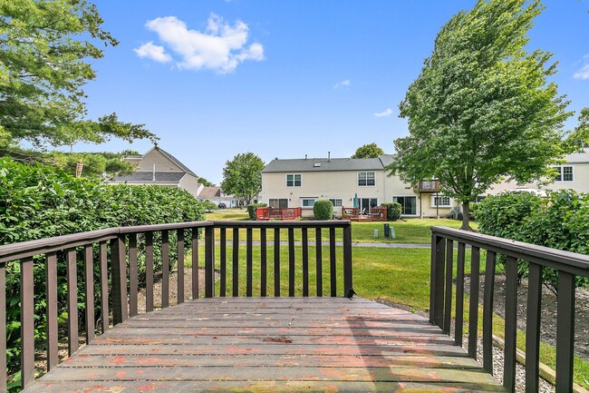 Building Photo - 1684 College Green Dr