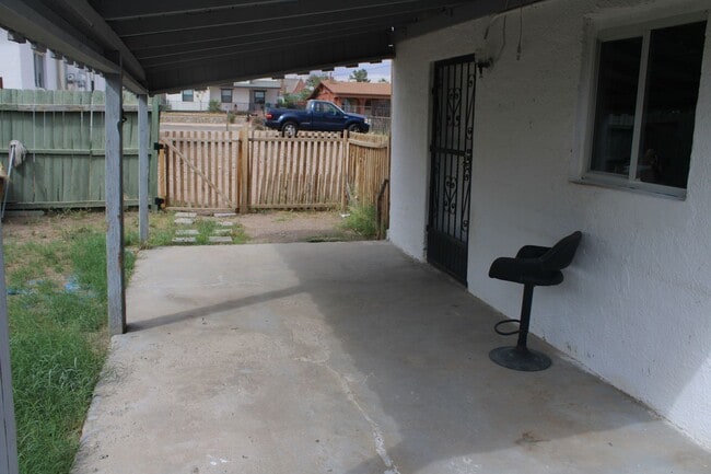 Building Photo - 3014 Richmond Ave