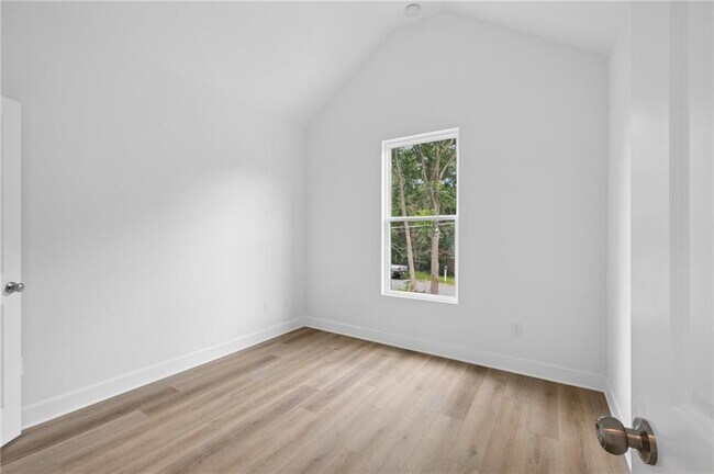 Building Photo - 2050 Morehouse Dr NW