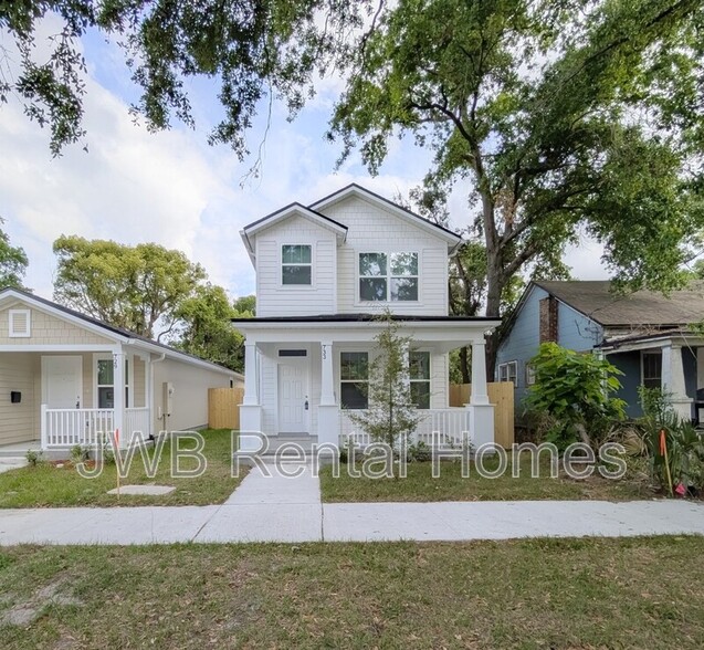 Primary Photo - 733 Pippin St