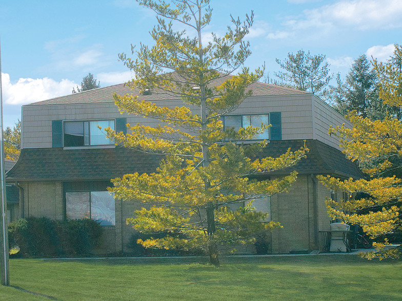 Building Photo - Nike Meadows Apartments