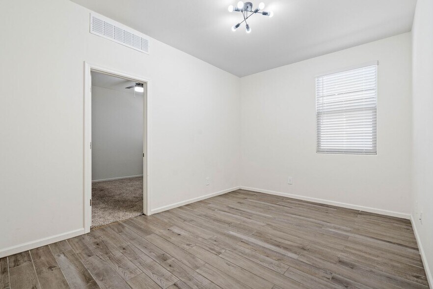 Building Photo - 12486 N Reeves Pl