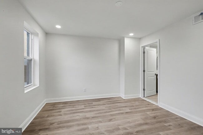 Building Photo - 2447 Turner St