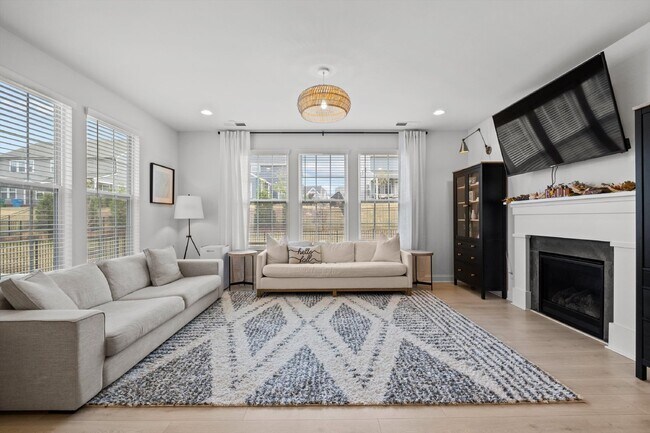 Building Photo - Gorgeous Upscale 5Br/3.5Bth Executive Home in Millbridge Waxhaw