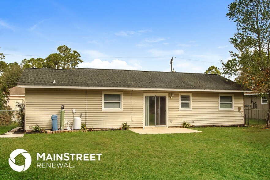 Building Photo - 764 Gelaso St SW