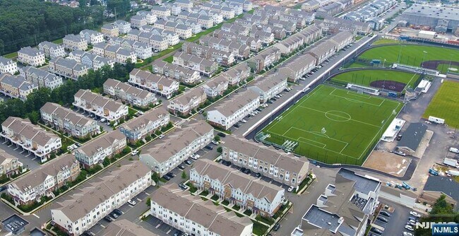 Building Photo - 1 Kennedy Ln