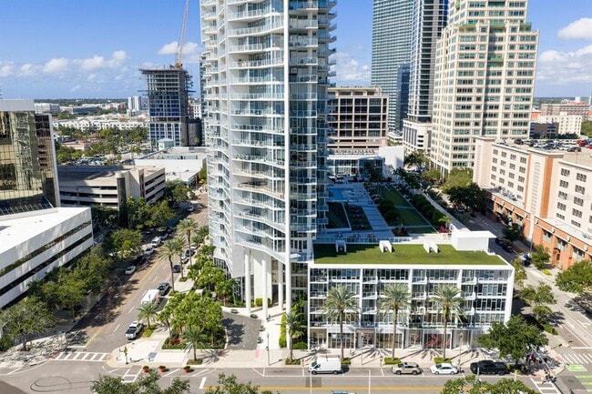 Building Photo - 175 1st St S