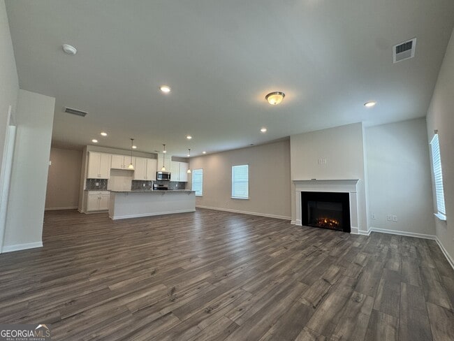 Building Photo - 129 Sycamore Ln
