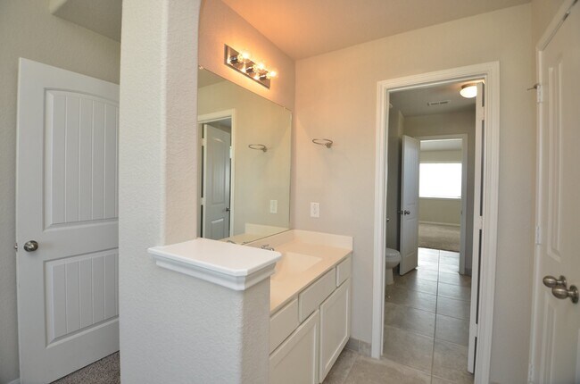 Building Photo - 3502 Gannan Lake Ct