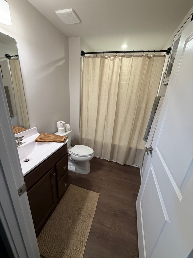 Building Photo - 211 Linwood Ests Dr