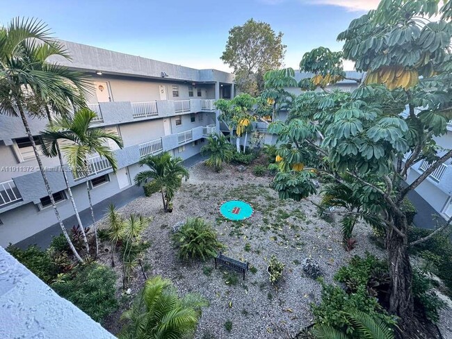 Building Photo - 6195 W 18th Ave