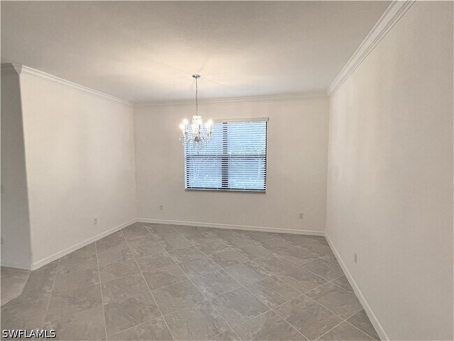 Building Photo - 9353 Glenforest Dr