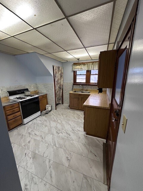 Building Photo - 40 Howard Ave