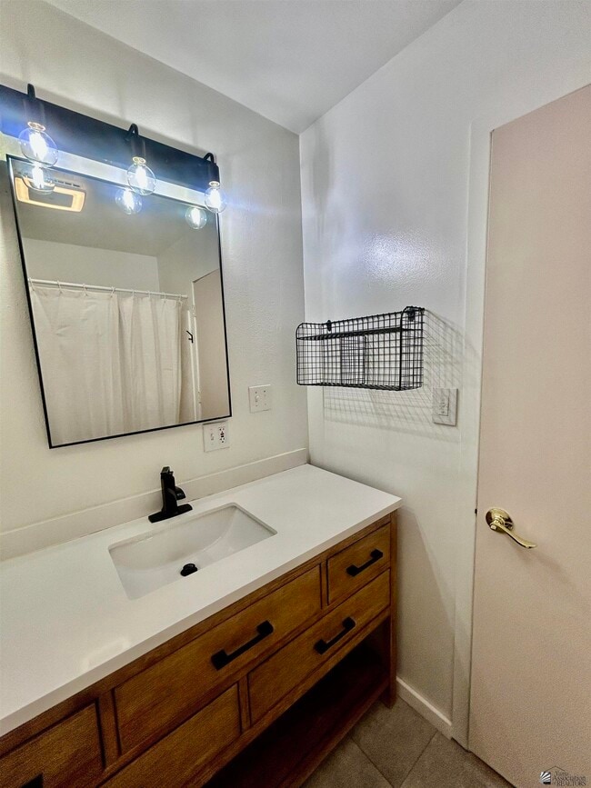 Building Photo - 13407 E 55th St