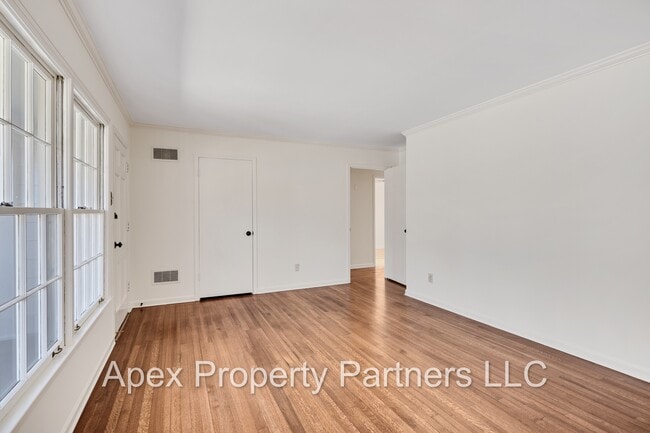 Building Photo - 5319 Chickasaw Rd