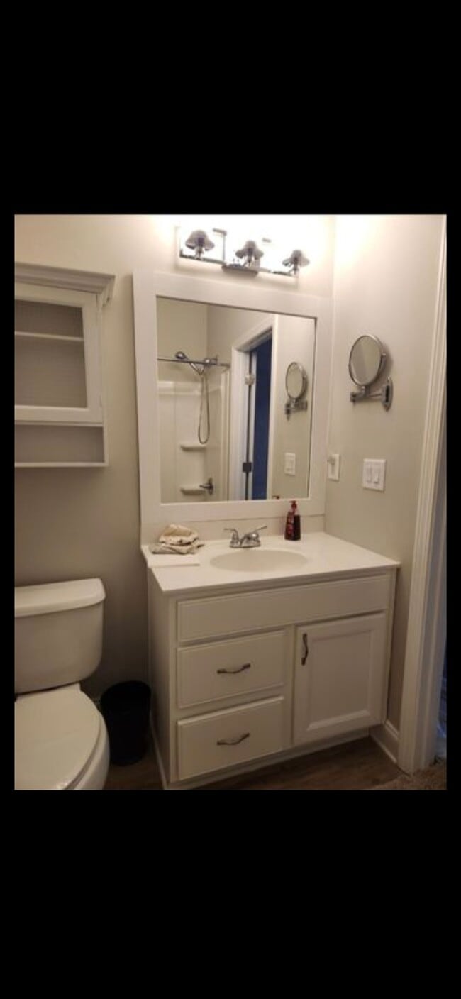 Building Photo - 218 Woodley Ct