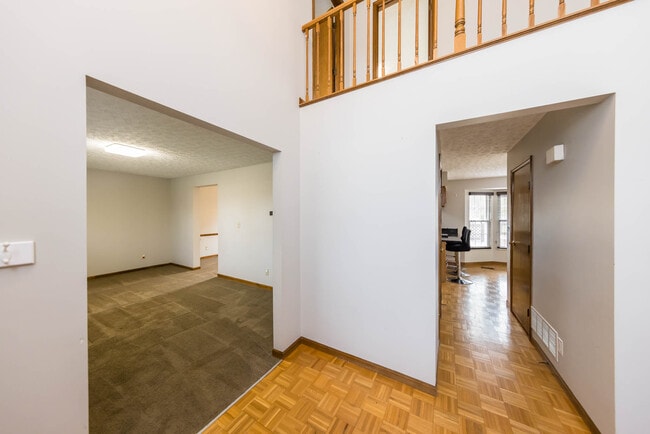 Building Photo - 6085 Tara Hill Dr