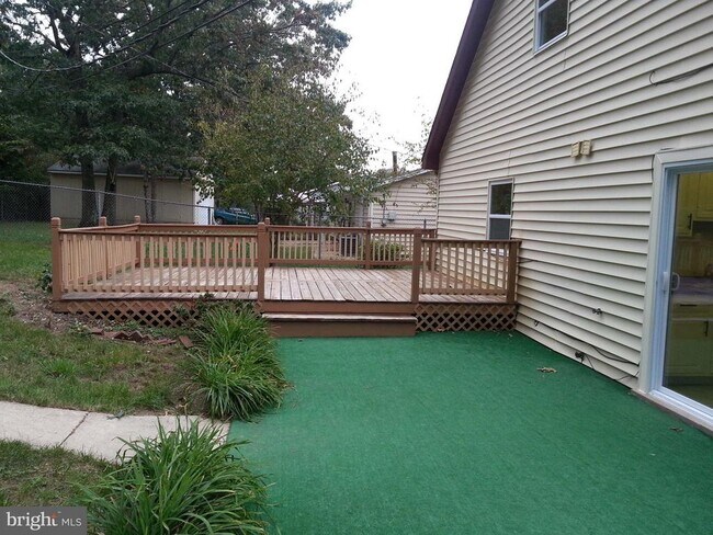 Building Photo - 326 Garner Ave