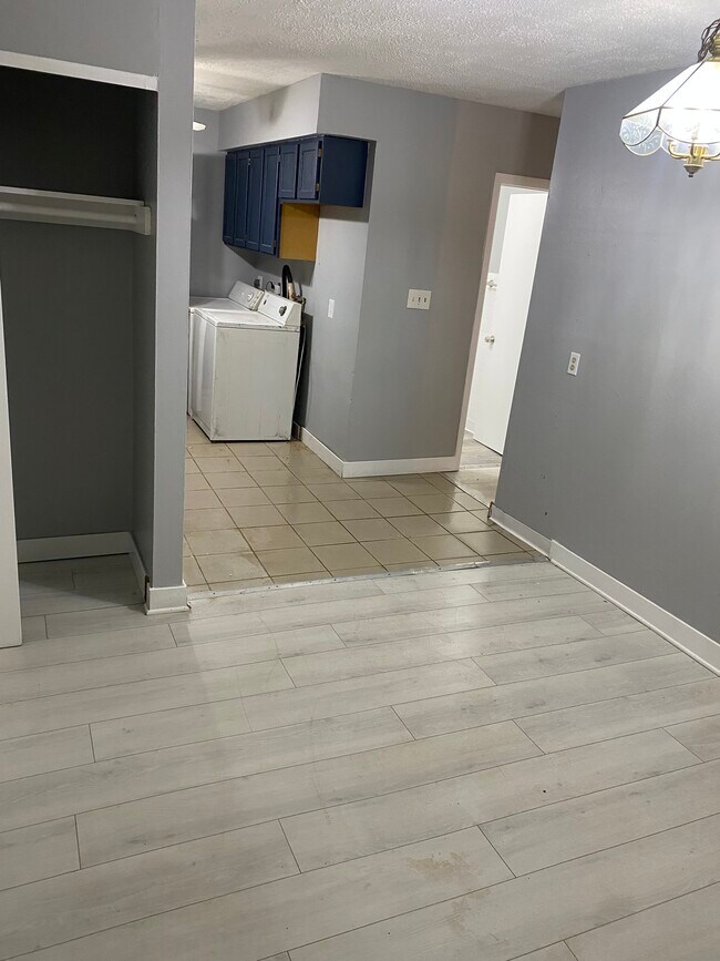 Kitchen/Dinning - 5074 Fortman Dr