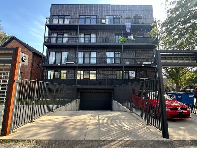 Building Photo - 35 S Hoyne Ave