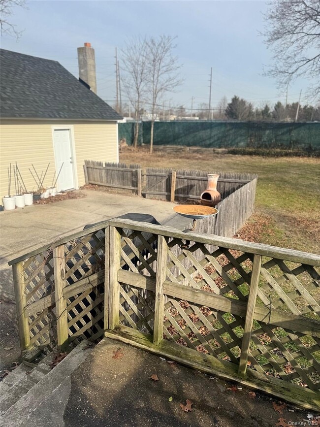 Building Photo - 71 Community Rd