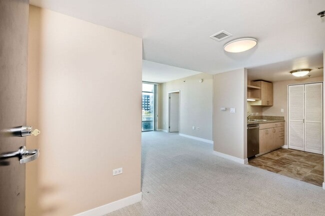 Building Photo - Condo - Heart of Downtown San Diego