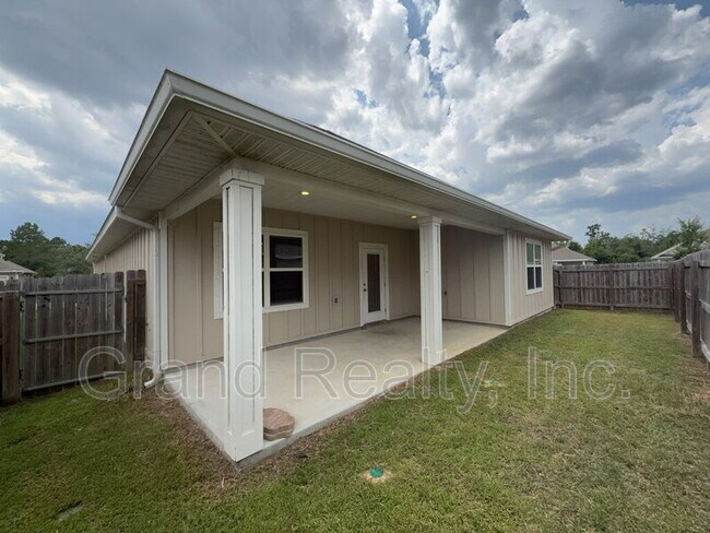 Building Photo - 5869 Danbury Blvd