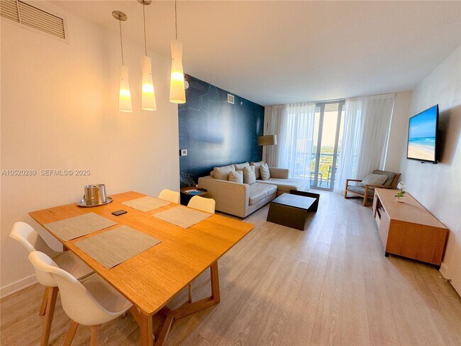 Building Photo - 2602 E Hallandale Beach Blvd