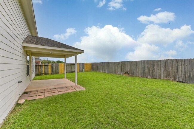 Building Photo - 9911 Driftwood Park Dr