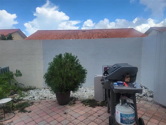 Building Photo - 11821 SW 18th St